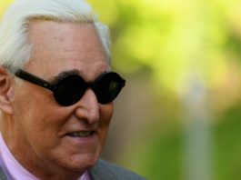 Senador republicano acusa a Trump de «corrupción histórica» tras indulto a exasesor