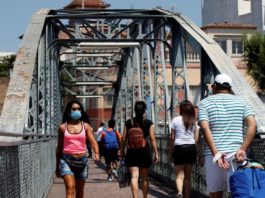 Ayuntamiento de Barcelona cierra pistas deportivas mientras busca los focos del rebrote