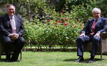 Pompeo visita al aliado británico en plena tensión con Pekín