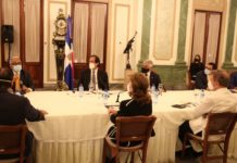 Equipos de salud de gobiernos entrante y saliente analizan situación de la pandemia