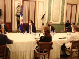 Equipos de salud de gobiernos entrante y saliente analizan situación de la pandemia