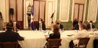 Equipos de salud de gobiernos entrante y saliente analizan situación de la pandemia