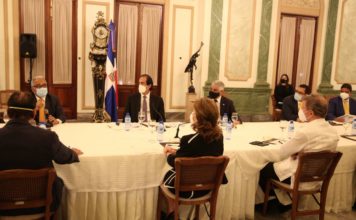 Equipos de salud de gobiernos entrante y saliente analizan situación de la pandemia