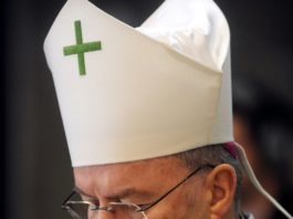 El exnuncio del Vaticano en Francia será juzgado por agresión sexual en noviembre