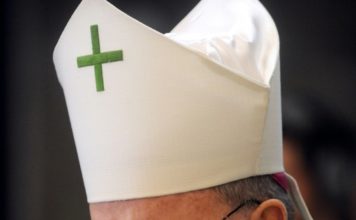 El exnuncio del Vaticano en Francia será juzgado por agresión sexual en noviembre