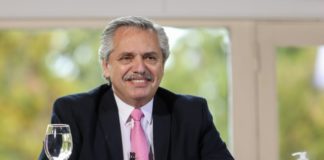 Argentina presenta nueva oferta de canje de deuda y espera cerrar acuerdo