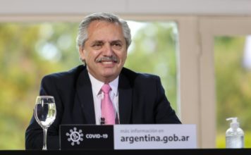 Argentina presenta nueva oferta de canje de deuda y espera cerrar acuerdo