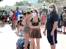 Disney World reabre sus puertas, en pleno aumento de contagios en Florida
