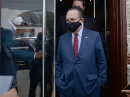 Luis Abinader sostiene reunión con gobernador del Banco Central