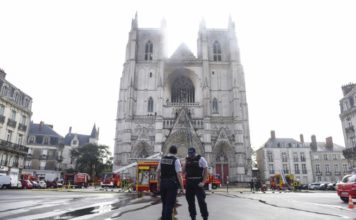 Incendio provoca daños en la catedral gótica de Nantes en Francia