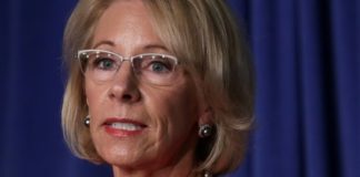 Gobierno de Trump incrementa presión por la reapertura de escuelas