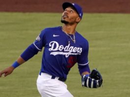 Mookie Betts firma extensión con los Dodgers