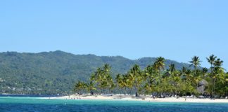 Empresarios de Samaná defienden bellezas y condiciones de sus playas