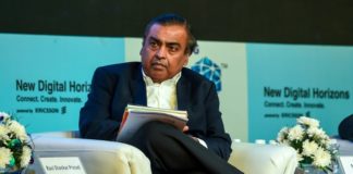 El magnate Mukesh Ambani se enfrenta a Amazon y Walmart en India