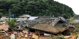 Japón intensifica operaciones de rescate tras devastadoras inundaciones