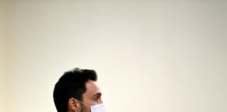 El presidente del Parlamento catalán acusa al Estado español de espionaje; el gobierno lo niega