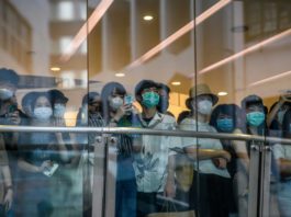 Los hongkoneses limpian sus redes sociales ante la nueva ley de seguridad