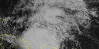 Los campos nubosos de Isaías ya inciden sobre República Dominicana