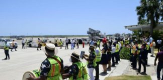 Se reactivan aeropuertos con llegada de aviones