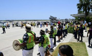 Se reactivan aeropuertos con llegada de aviones