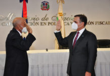 Ministro de Hacienda juramenta nuevo director del CAPGEFI