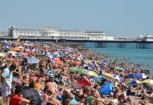 La ola de calor en Europa pone a prueba la prevención del coronavirus que sigue azotando a Brasil