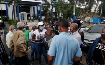 Denuncian despidos masivos en cabildo SDO