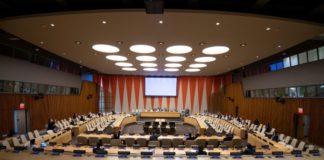 Irán clama victoria tras rechazo en la ONU de resolución de EEUU sobre embargo de armas