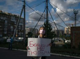 Envenenamiento del opositor ruso Navalni refuerza la determinación de sus partidarios