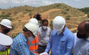 Supervisan la construcción de la presa de Guayubín