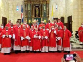 Iglesia Católica ordena 17 nuevos diáconos permanentes