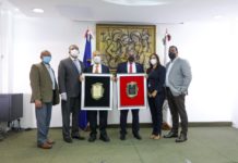 Colaboradores de la Tesorería Nacional reconocen al tesorero Alberto Perdomo Piña y al sub tesorero Conrado Peguero Martínez