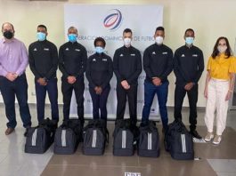 FEDOFUTBOL entregó indumentaria a árbitros FIFA para eventos internacionales