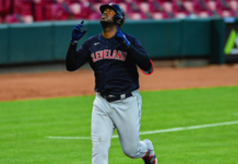 Franmil Reyes comanda victoria de los Indios