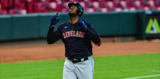 Franmil Reyes comanda victoria de los Indios