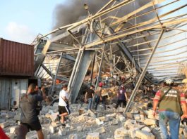 Una fuerte explosión sacude el puerto de Beirut