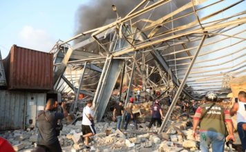 Una fuerte explosión sacude el puerto de Beirut