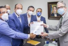 JCE recibe informe de gastos de campaña de Luis Abinader