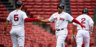 Devers se crece en victoria de los Medias Rojas