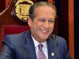 Reinaldo Pared Pérez anuncia su regreso al país tras operarse de un tumor