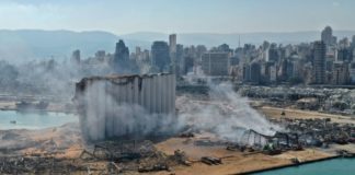 Duelo en Beirut tras las explosiones que dejaron más de 100 muertos y cerca de 300.000 personas sin casa