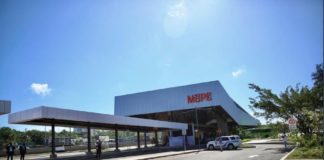 En medio de protestas presidente Medina inaugura terminal Internacional del Este