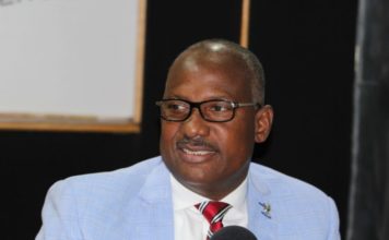 Alfredo Martínez, anuncia padece de cáncer