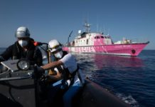 Un barco de Banksy en el Mediterráneo para rescatar a migrantes