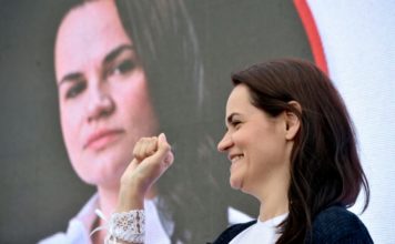 Tijanóvskaya, un ama de casa desafía al autoritario Lukashenko en Bielorrusia