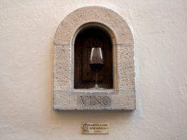 Florencia en la época de los Medici inventó la venta de vino «sin contacto»