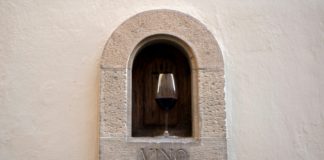 Florencia en la época de los Medici inventó la venta de vino «sin contacto»