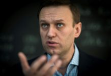 Médicos luchan para «salvar la vida» del opositor ruso Navalni tras posible envenenamiento
