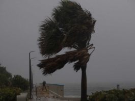 Huracán Isaías azota Bahamas y avanza hacia Florida, en plena crisis del coronavirus