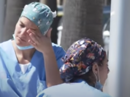 Secuelas psicológicas sin tratar acechan a los sanitarios ante la segunda ola en España